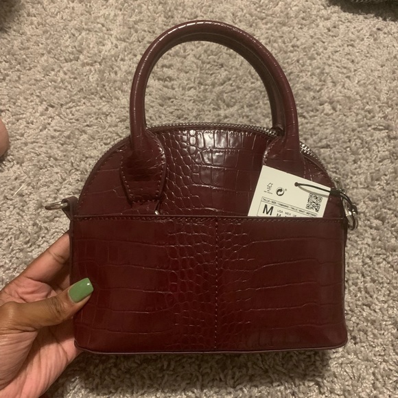 Burgundy Bowling Bag - Perfect for fall and winter - Picture 3 of 4